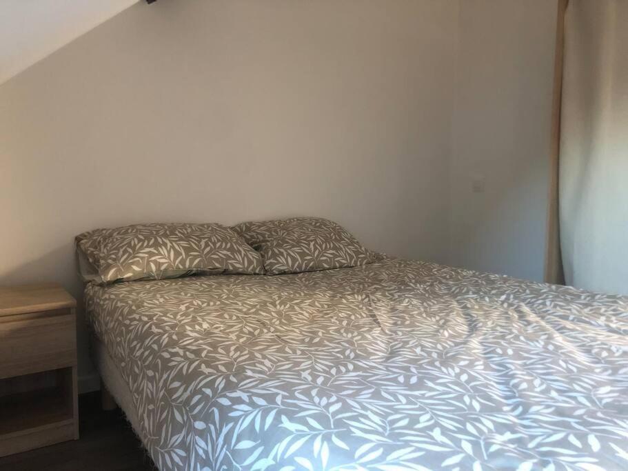 Ferienwohnung Le Petit Cloitre Langres Exterior foto